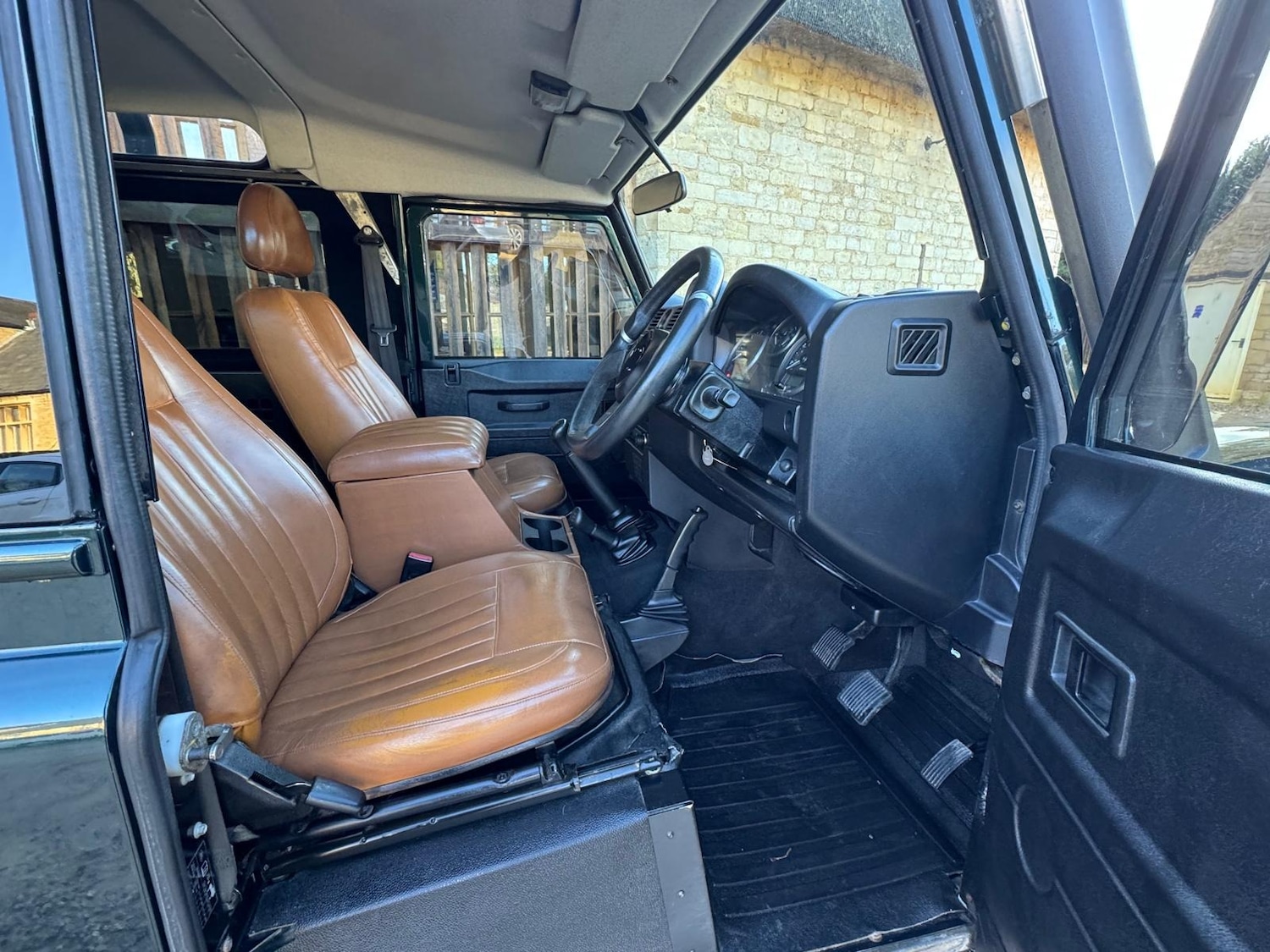 Used Land Rover Defender 2013 for sale - 76707625: Photo 6