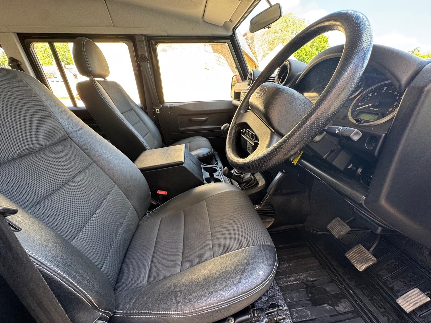 Used Land Rover Defender 2014 for sale - 77888387: Photo 10