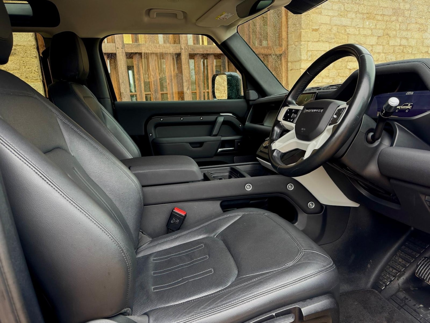 Used Land Rover Defender 2021 for sale - 77545318: Photo 11