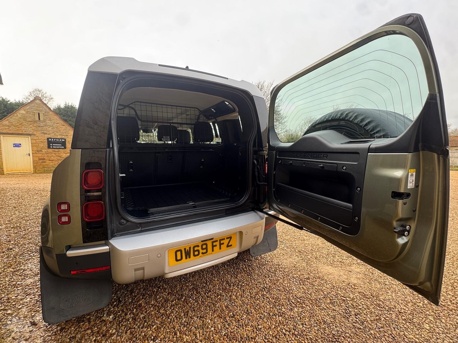 Used Land Rover Defender 2020 for sale - 77950987: Photo 12