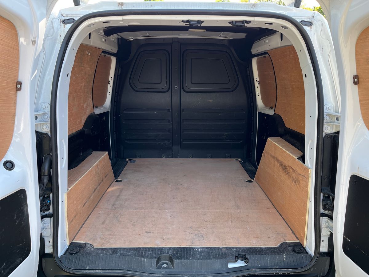 Used Renault Kangoo 2023 for sale - 76554843: Photo 11