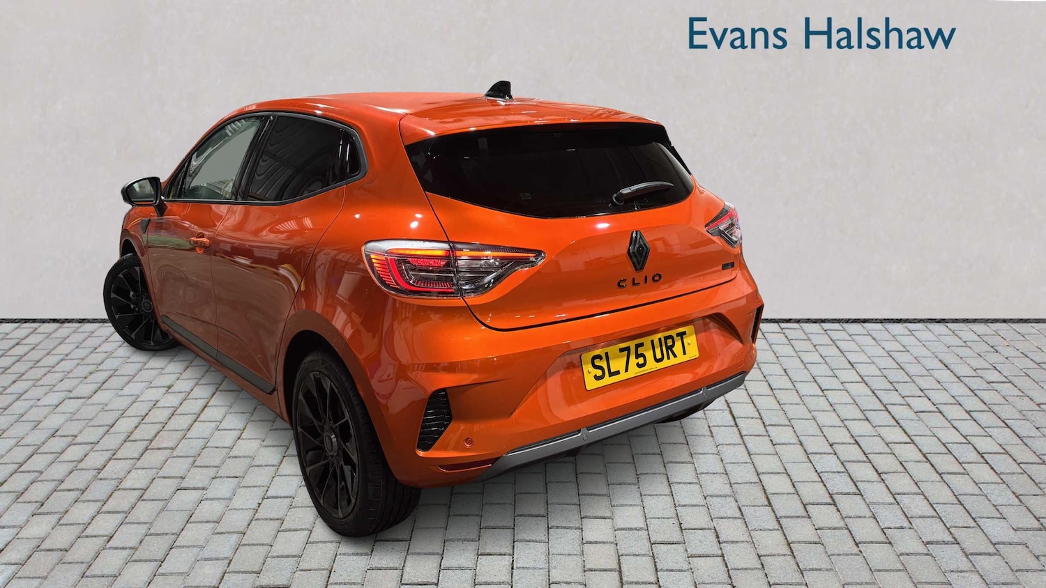 Used Renault Clio 2025 for sale - 77856576: Photo 2