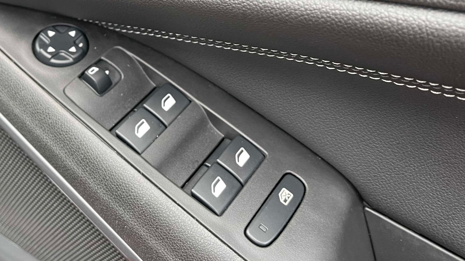 Used Vauxhall Crossland 2022 for sale - 77859049: Photo 12