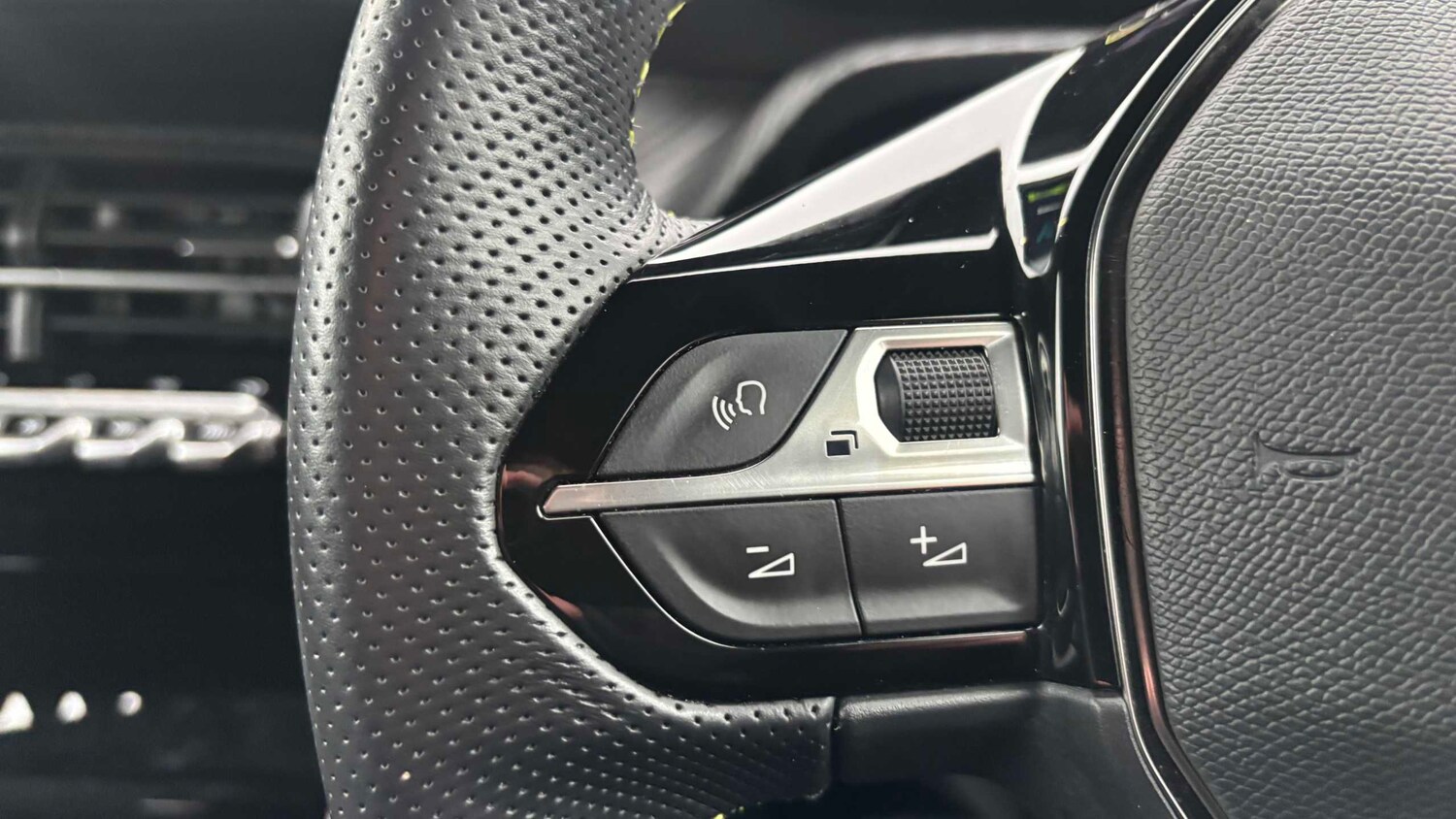 Used Peugeot 2008 for sale - 77861791: Photo 18