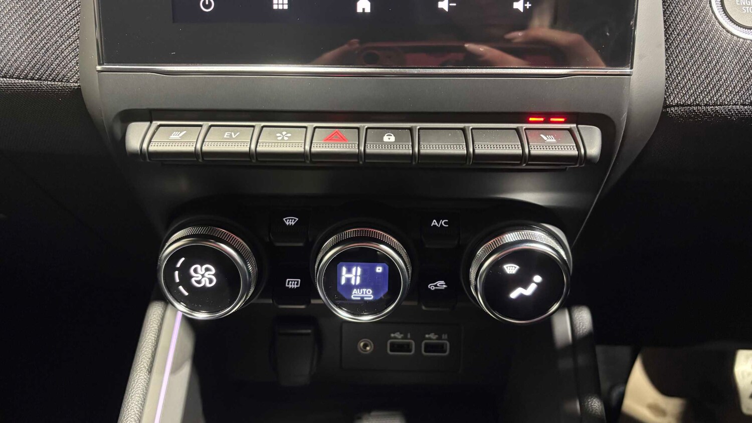 Used Renault Clio for sale - 77862137: Photo 17