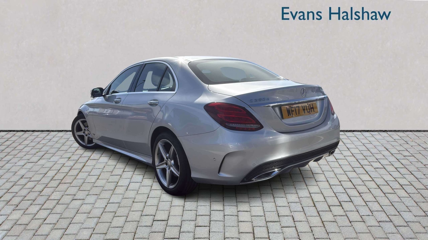 Used Mercedes-Benz C Class 2017 for sale - 77928371: Photo 2