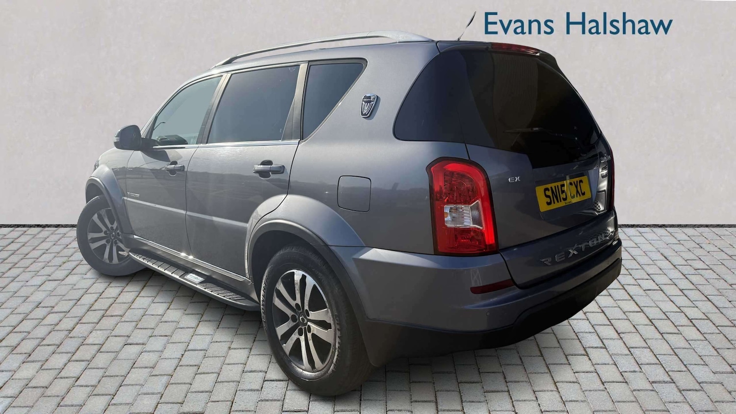 Used Ssangyong Rexton 2015 for sale - 78173904: Photo 2