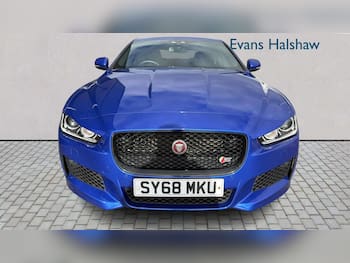 Used Jaguar XE 2018 for sale - 79878376: Photo