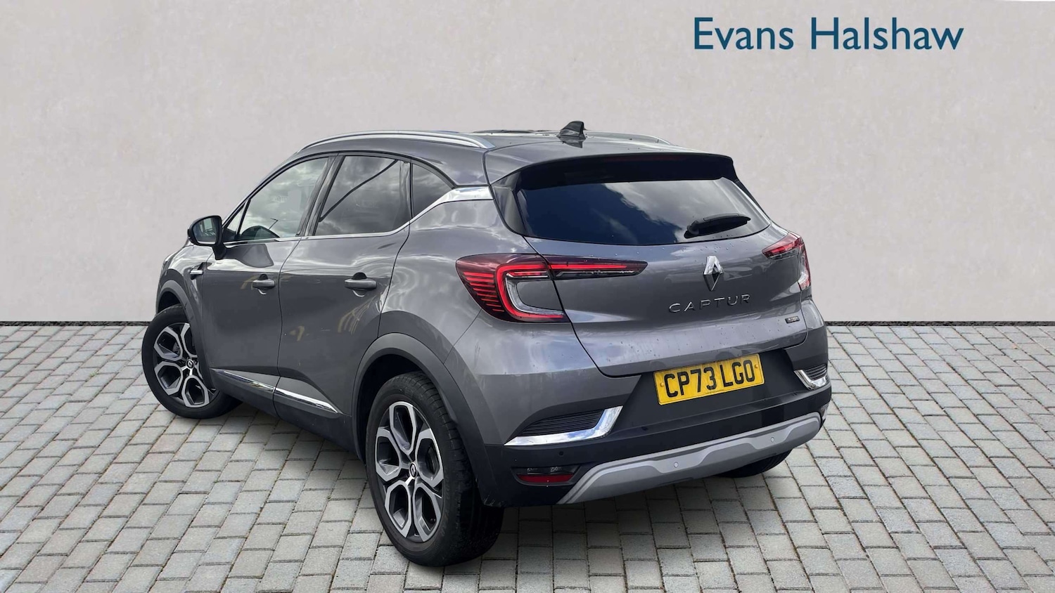 Used Renault Captur 2024 for sale - 78024457: Photo 2