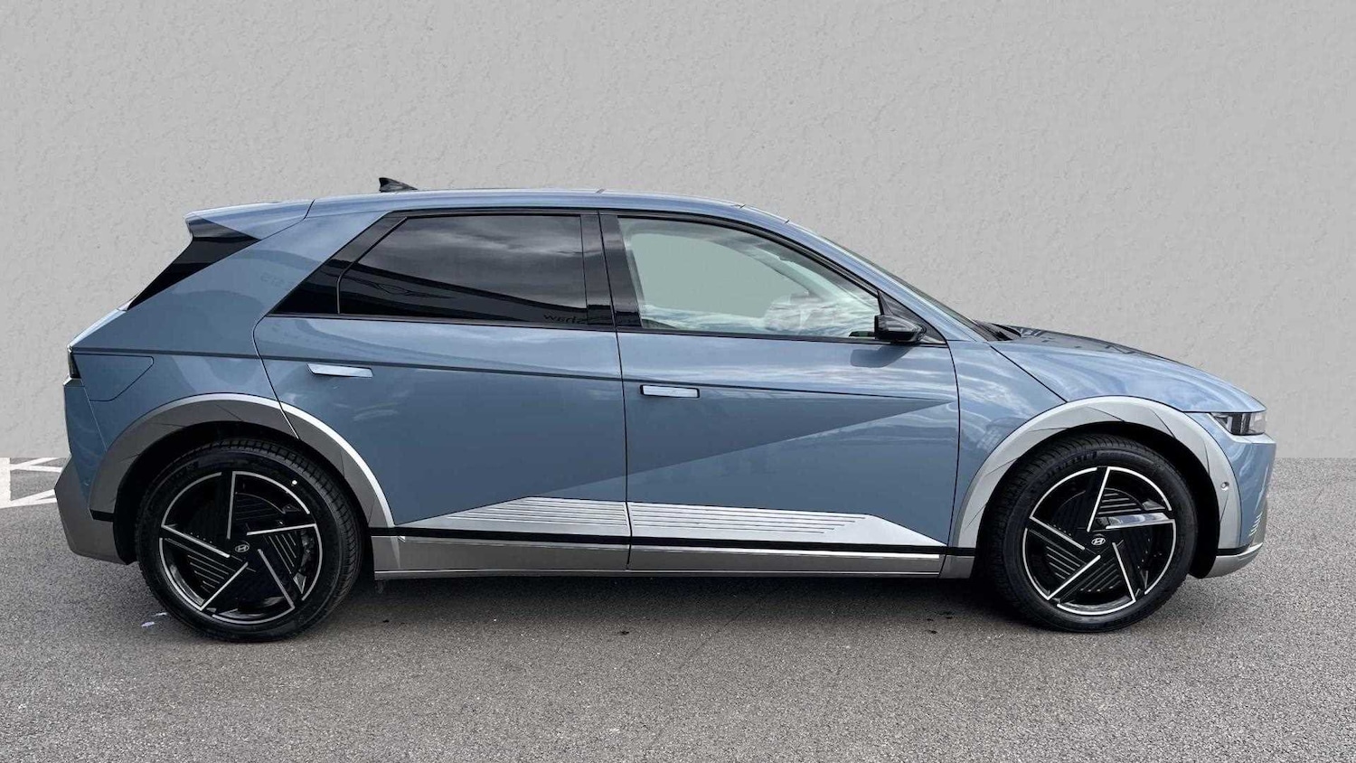 Used Hyundai IONIQ 5 2025 for sale - 77860444: Photo 2