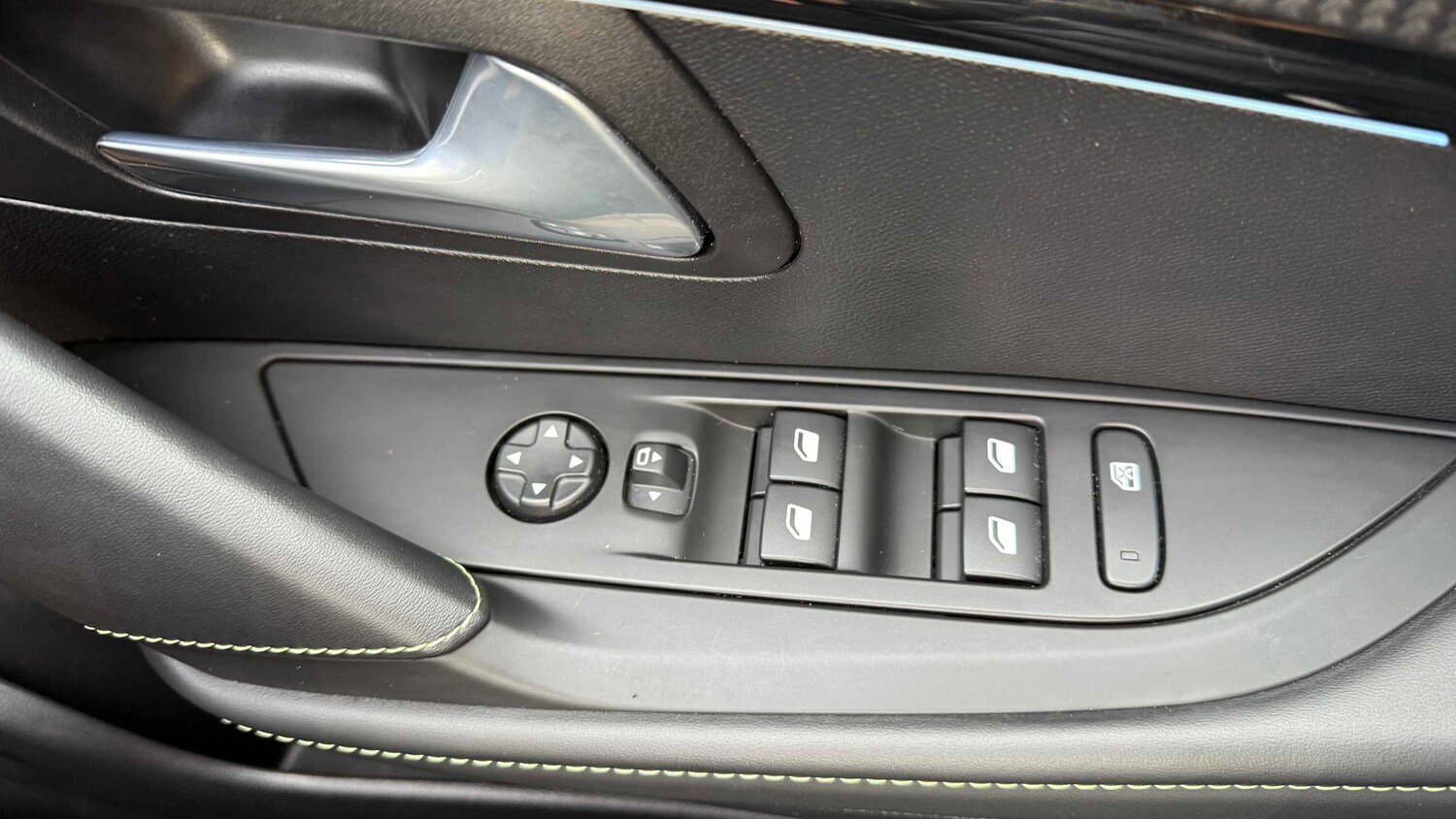 Used Peugeot 208 2022 for sale - 77856892: Photo 17