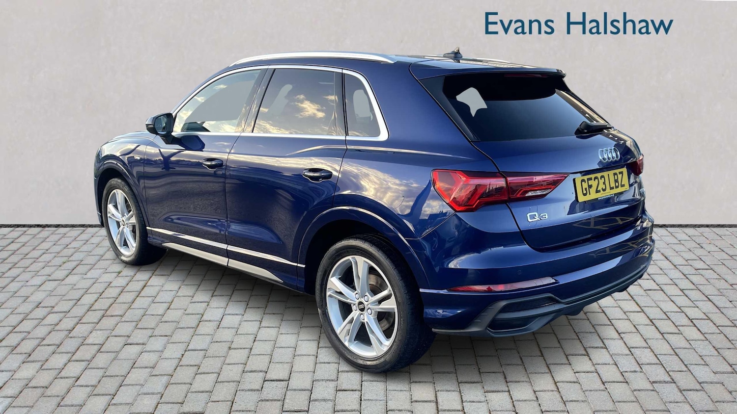 Used Audi Q3 2023 for sale - 77858207: Photo 3