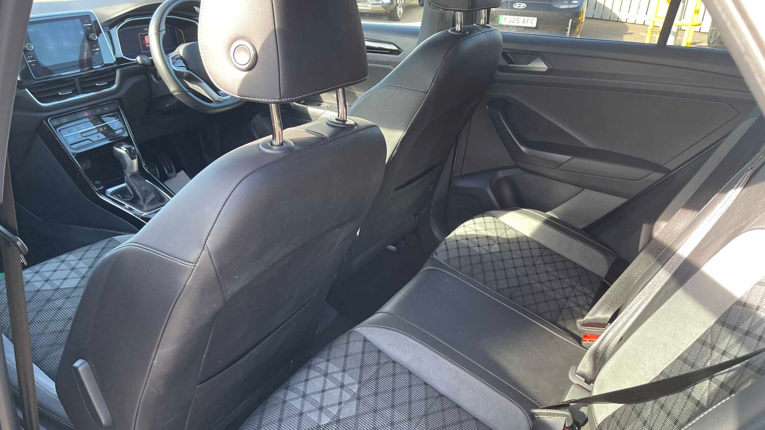 Used Volkswagen T-Roc for sale - 77861447: Photo 10