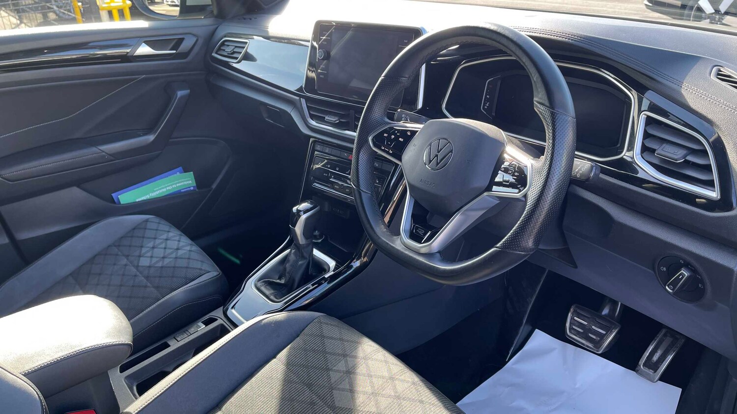 Used Volkswagen T-Roc for sale - 77861447: Photo 12