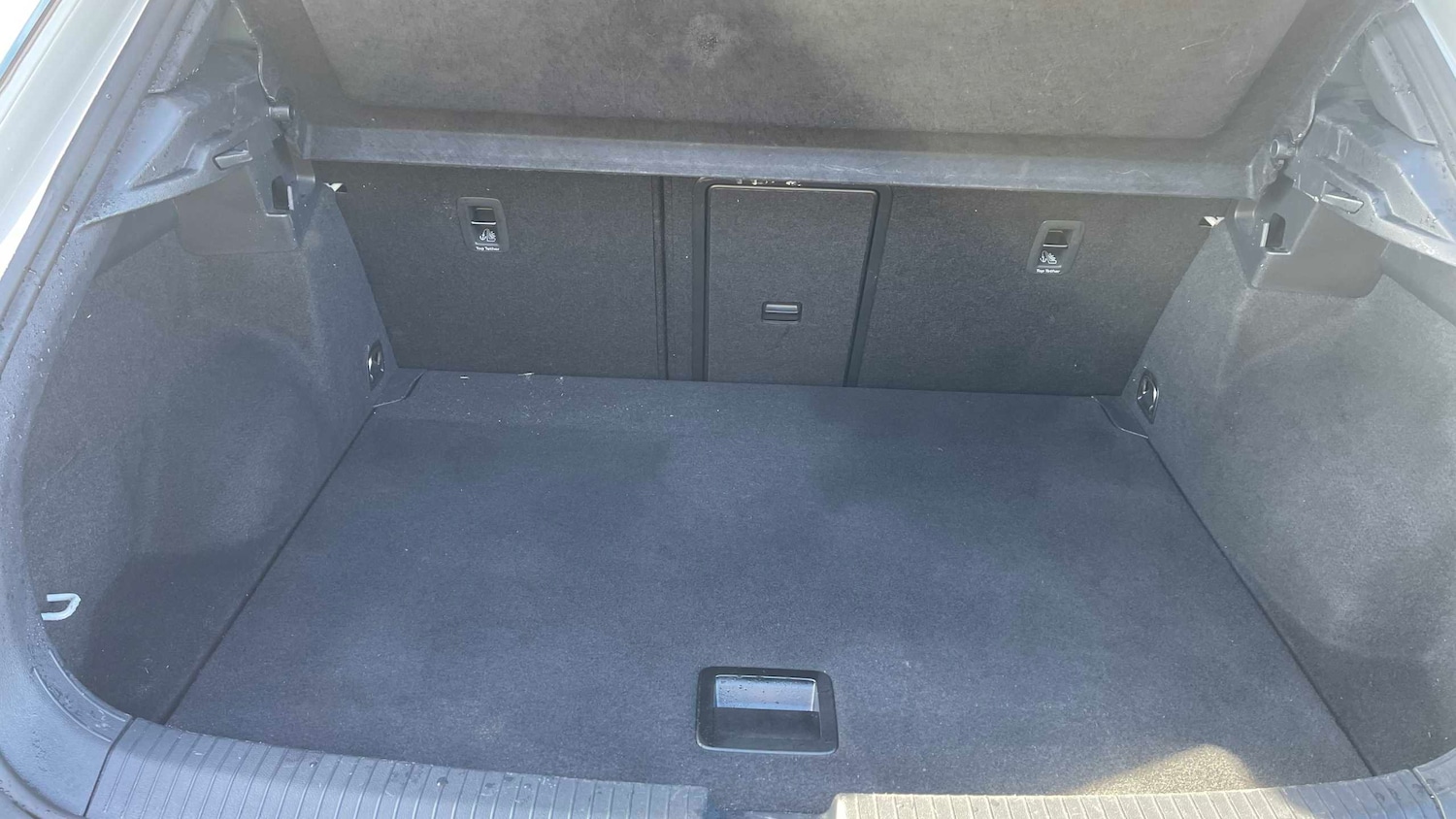 Used Volkswagen T-Roc for sale - 77861447: Photo 5