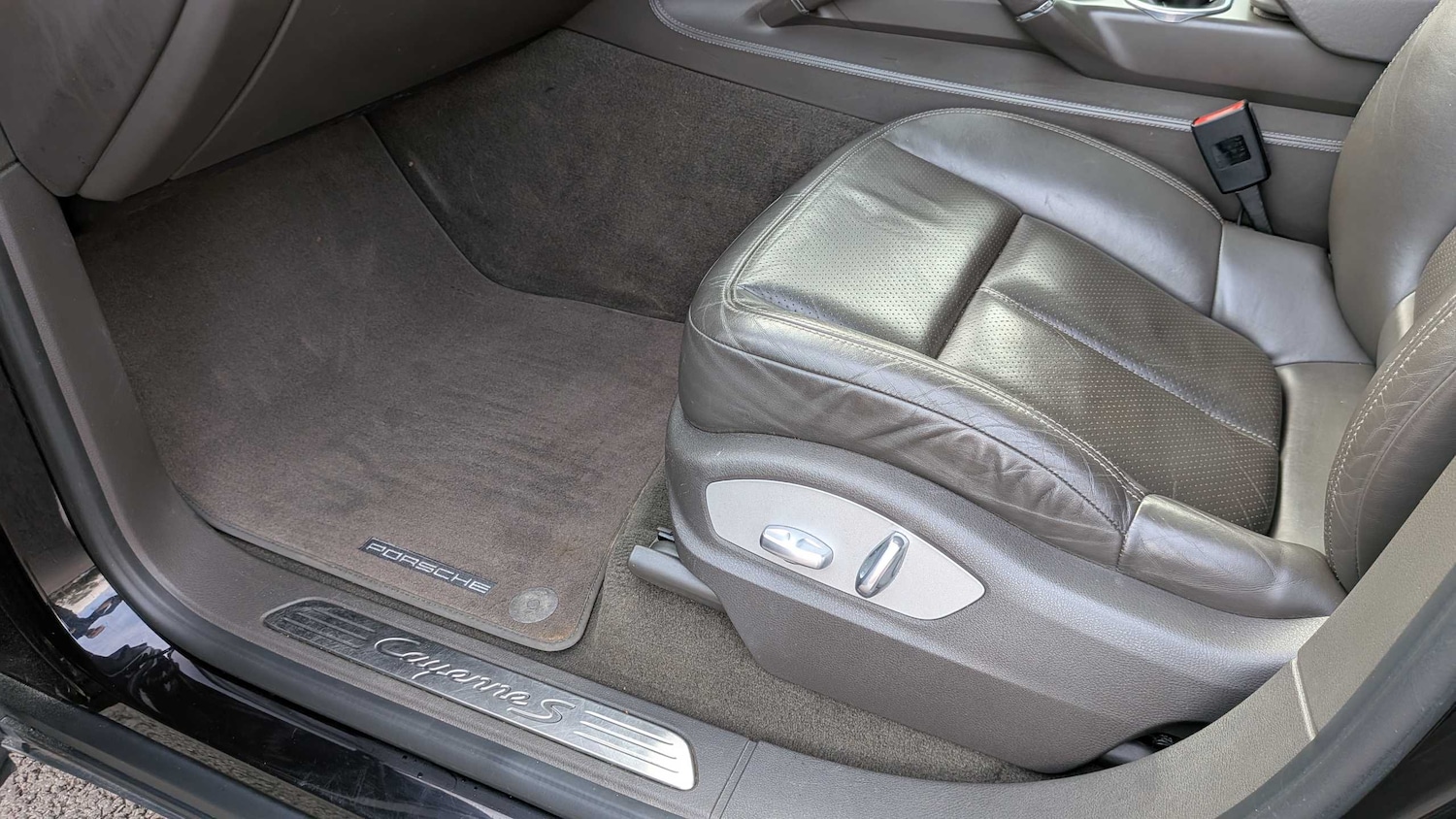 Used Porsche Cayenne 2016 for sale - 78010525: Photo 32