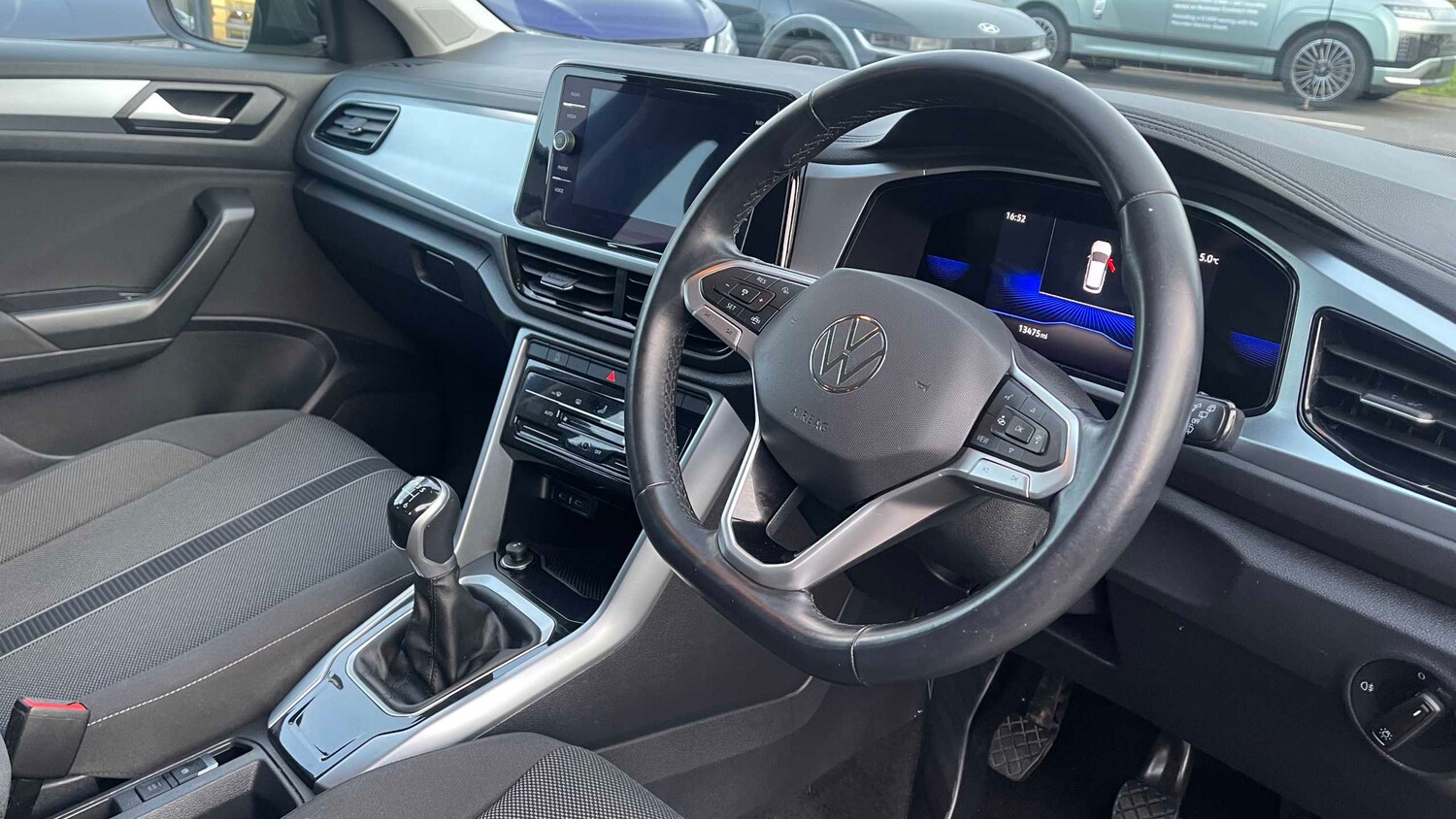 Used Volkswagen T-Roc for sale - 77861153: Photo 12