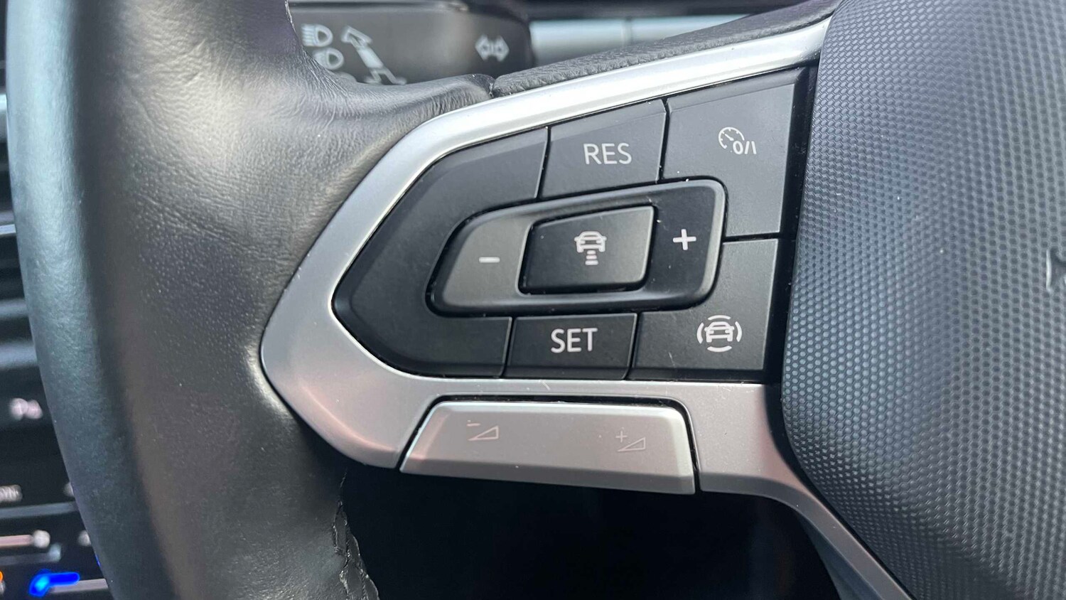 Used Volkswagen T-Roc for sale - 77861153: Photo 16