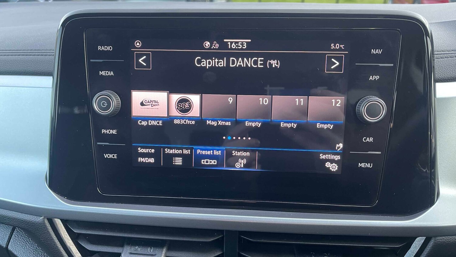 Used Volkswagen T-Roc for sale - 77861153: Photo 18