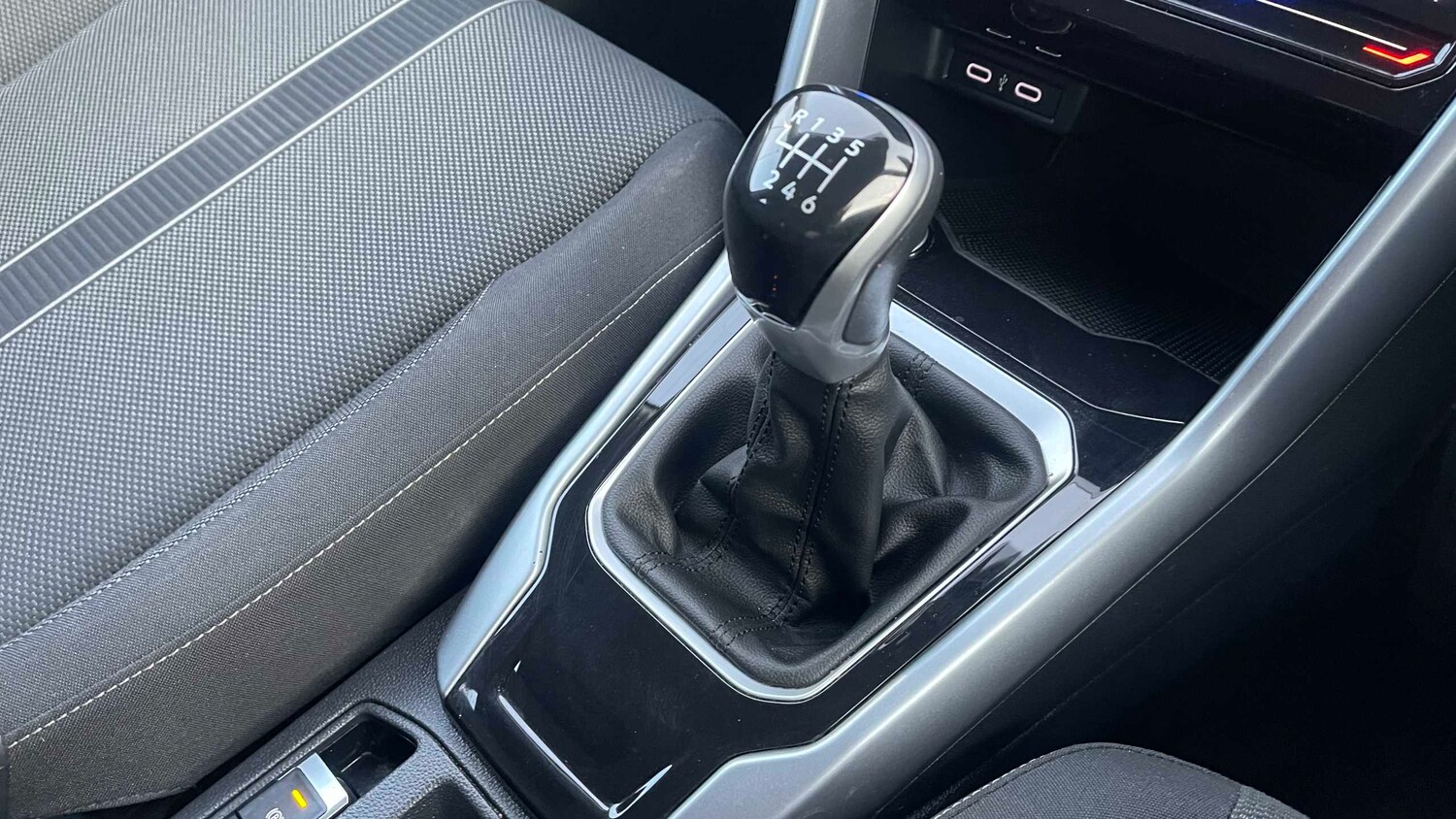 Used Volkswagen T-Roc for sale - 77861153: Photo 23