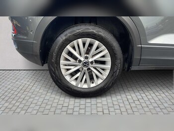 Used Volkswagen T-Roc 2023 for sale - 77861153: Photo