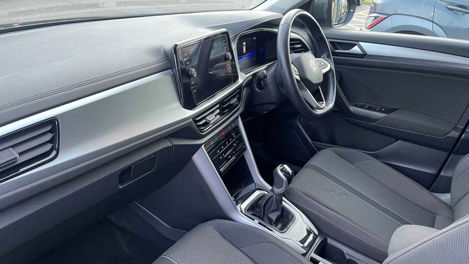 Used Volkswagen T-Roc for sale - 77861153: Photo 8