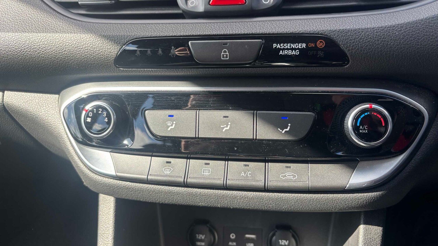 Used Toyota C-HR 2023 for sale - 78173970: Photo 14