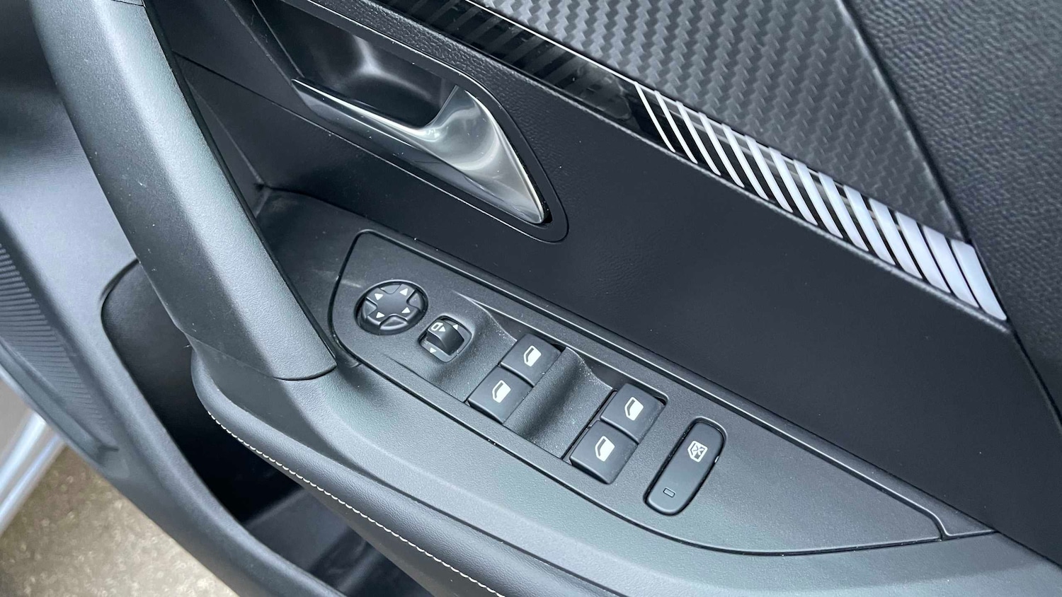 Used Peugeot 2008 2023 for sale - 77943286: Photo 15