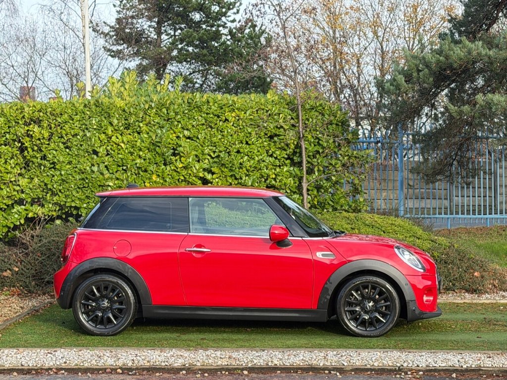 Used MINI Hatch 2018 for sale - 76962358: Photo 2