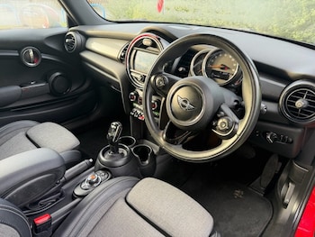 Used MINI Hatch 2018 for sale - 76962358: Photo