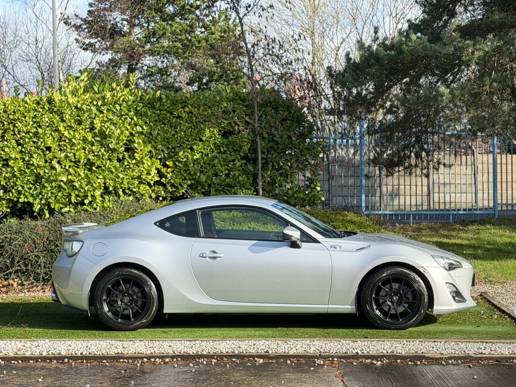 Used Toyota GT86 2012 for sale - 77642604: Photo 2