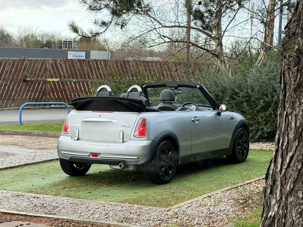 Used MINI Convertible 2006 for sale - 77020371: Photo 4