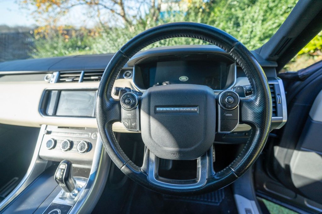 Used Land Rover Range Rover Sport 2015 for sale - 76617914: Photo 15