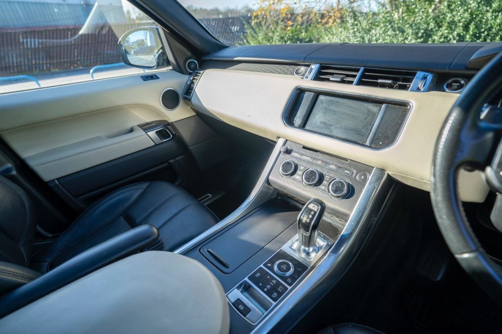 Used Land Rover Range Rover Sport 2015 for sale - 76617914: Photo 16