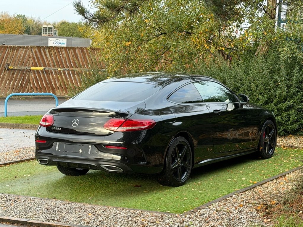 Used Mercedes-Benz C Class 2017 for sale - 76396402: Photo 5
