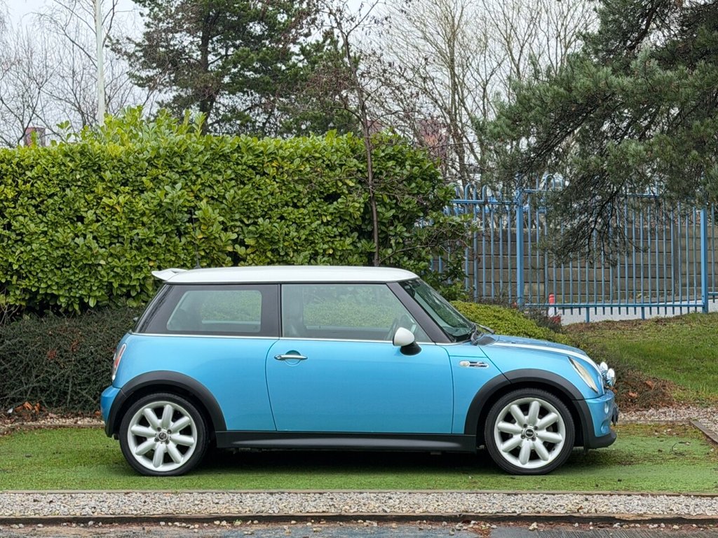 Used MINI Hatch 2004 for sale - 77755247: Photo 2