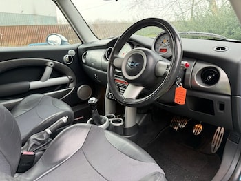 Used MINI Hatch 2004 for sale - 77755247: Photo