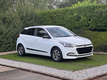 Used Hyundai i20 2018 for sale - 75727360: Photo