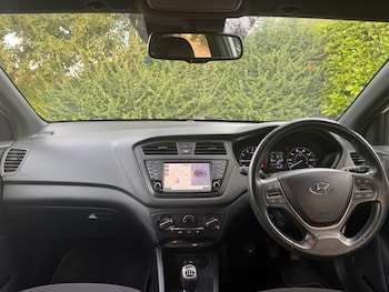 Used Hyundai i20 2018 for sale - 75727360: Photo