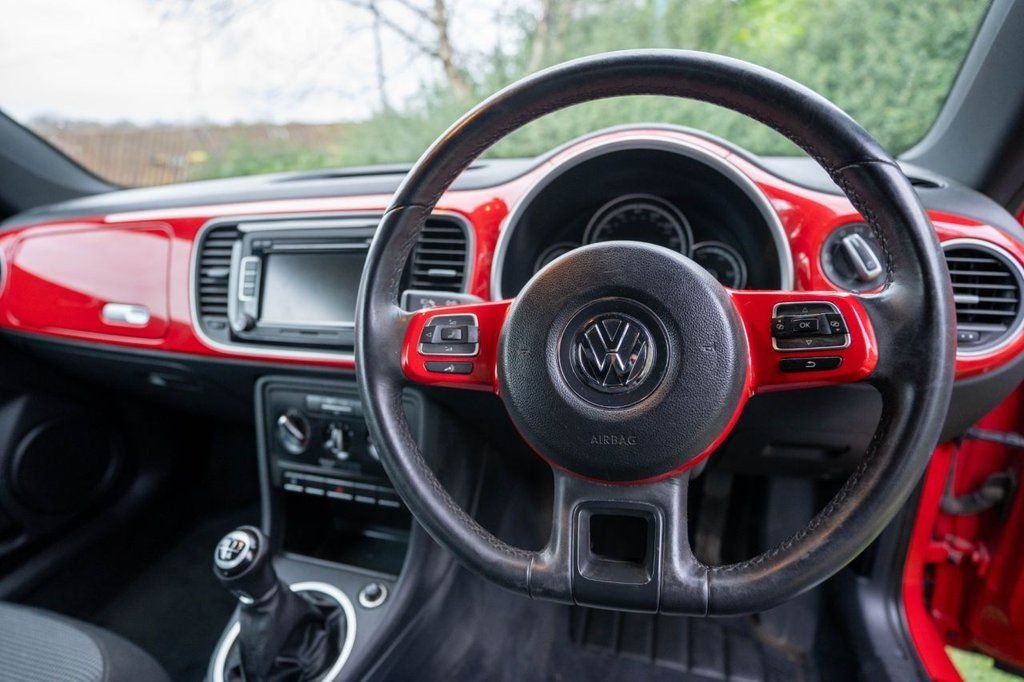 Used Volkswagen Beetle 2015 for sale - 76941522: Photo 4