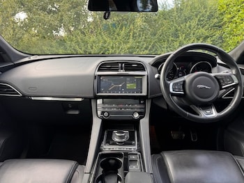Used Jaguar F-Pace 2019 for sale - 75527421: Photo