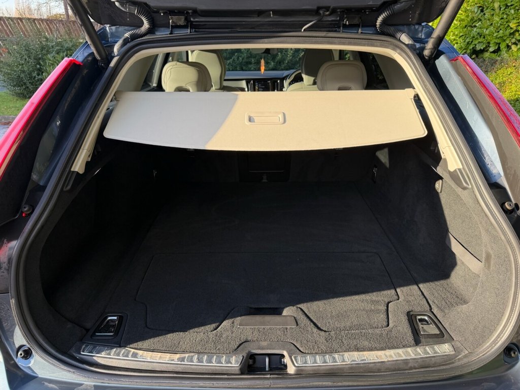 Used Volvo V90 2019 for sale - 76923777: Photo 23