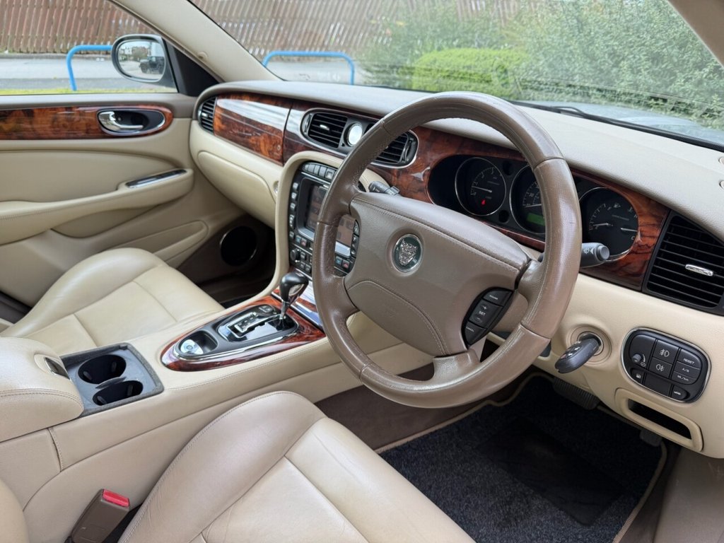 Used Jaguar XJ 2004 for sale - 77849913: Photo 3