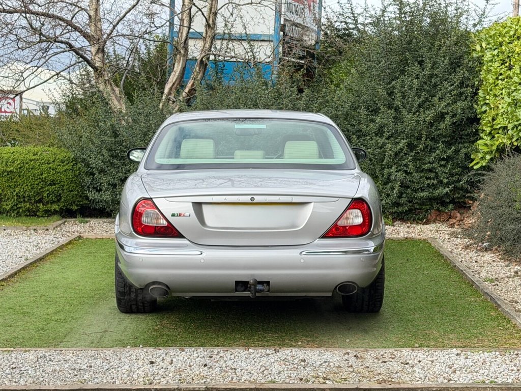 Used Jaguar XJ 2004 for sale - 77849913: Photo 4