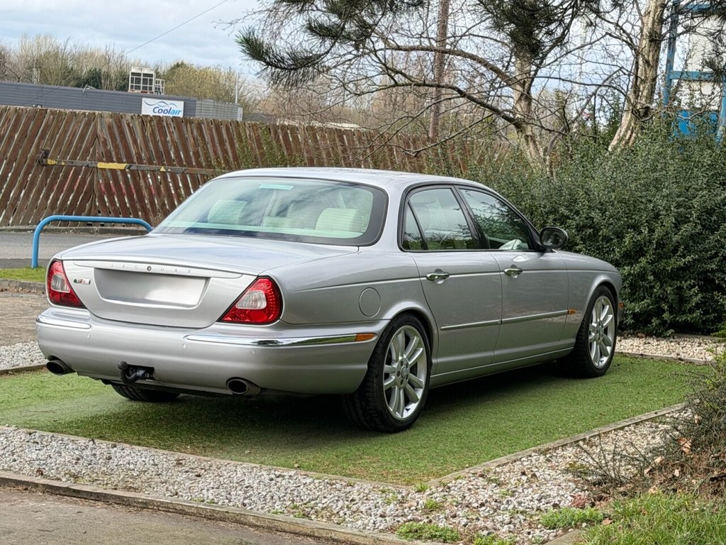 Used Jaguar XJ 2004 for sale - 77849913: Photo 5