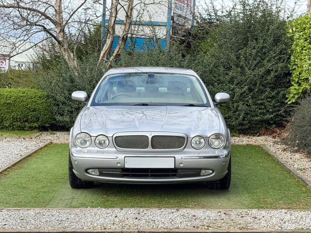 Used Jaguar XJ 2004 for sale - 77849913: Photo 8