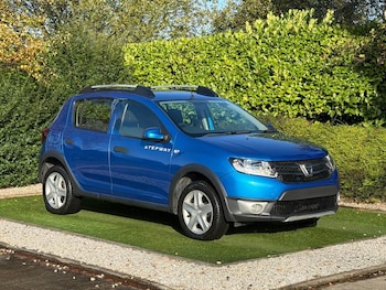 Used Dacia Sandero Stepway 2015 for sale - 76570291: Photo