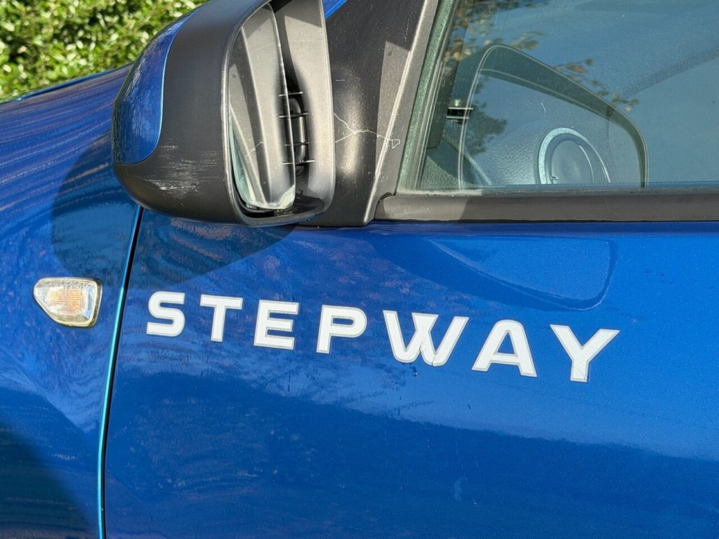 Used Dacia Sandero Stepway 2015 for sale - 76570291: Photo 8