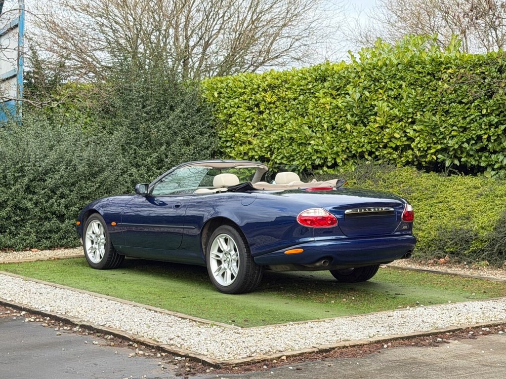 Used Jaguar XK8 2004 for sale - 77673508: Photo 16