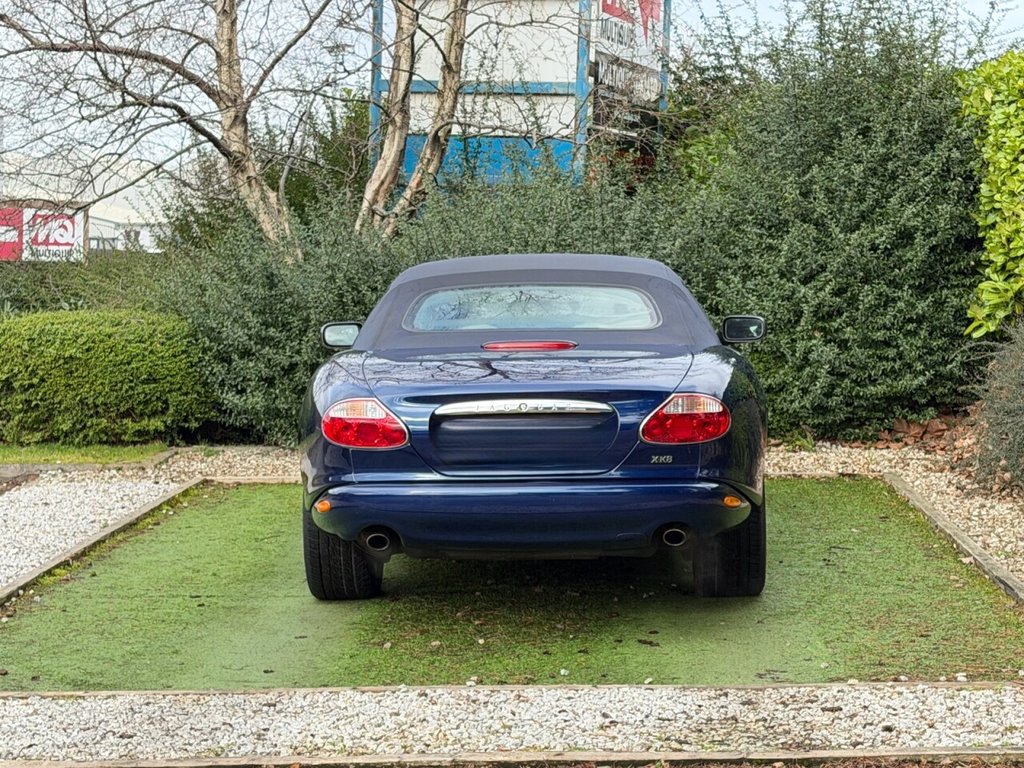 Used Jaguar XK8 2004 for sale - 77673508: Photo 5